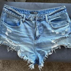 Fashion Nova blue denim shorts #fashionnova